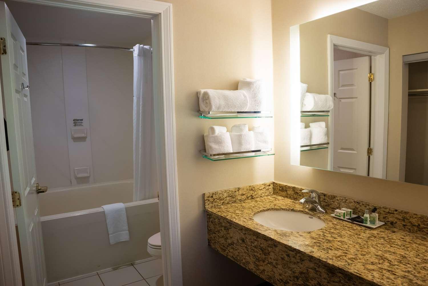 Hawthorn Suites by Wyndham Erie — 5