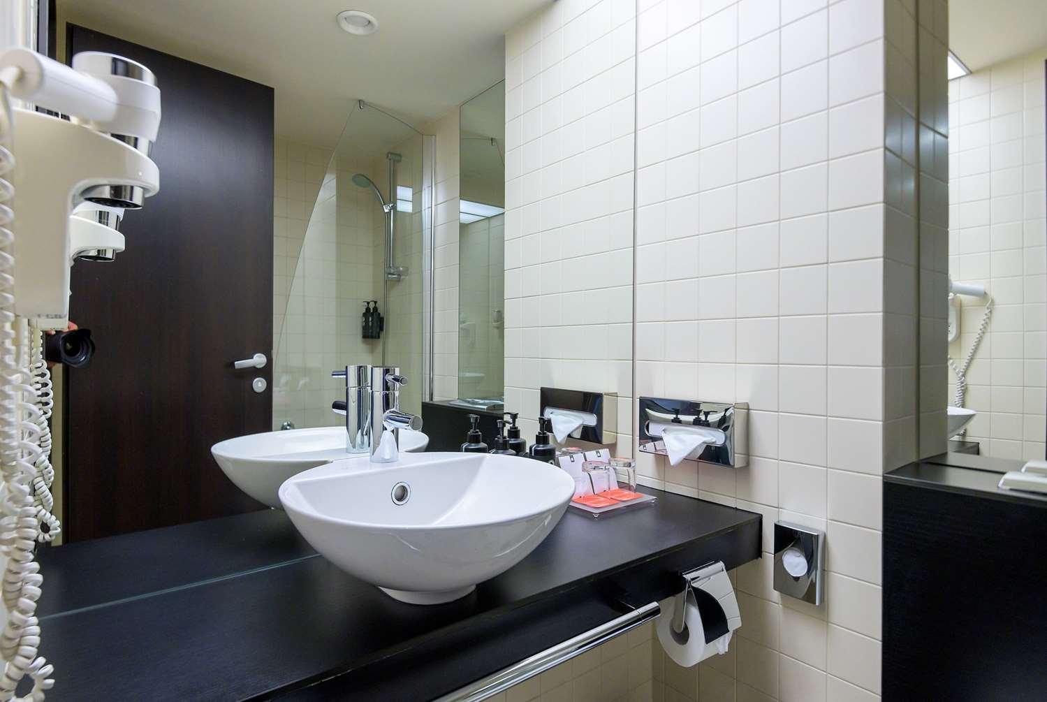 Ramada Plaza by Wyndham Bucharest Convention Center — 2