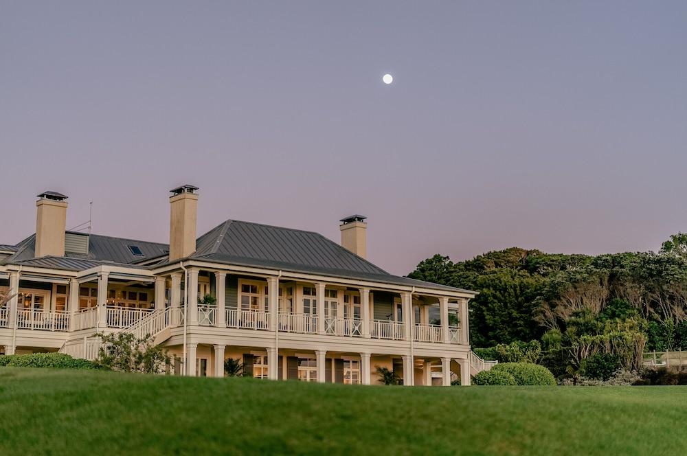 THE LODGE AT KAURI CLIFFS 88998 — 5