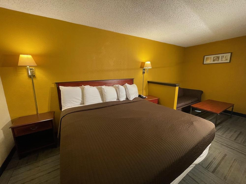Abilene Whitten Inn — 8