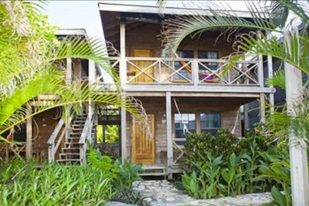 Las Rocas Resort And Dive Center — 4