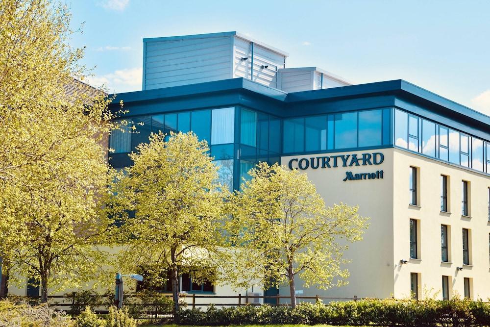 Courtyard By Marriott Glasgow Airport — 1