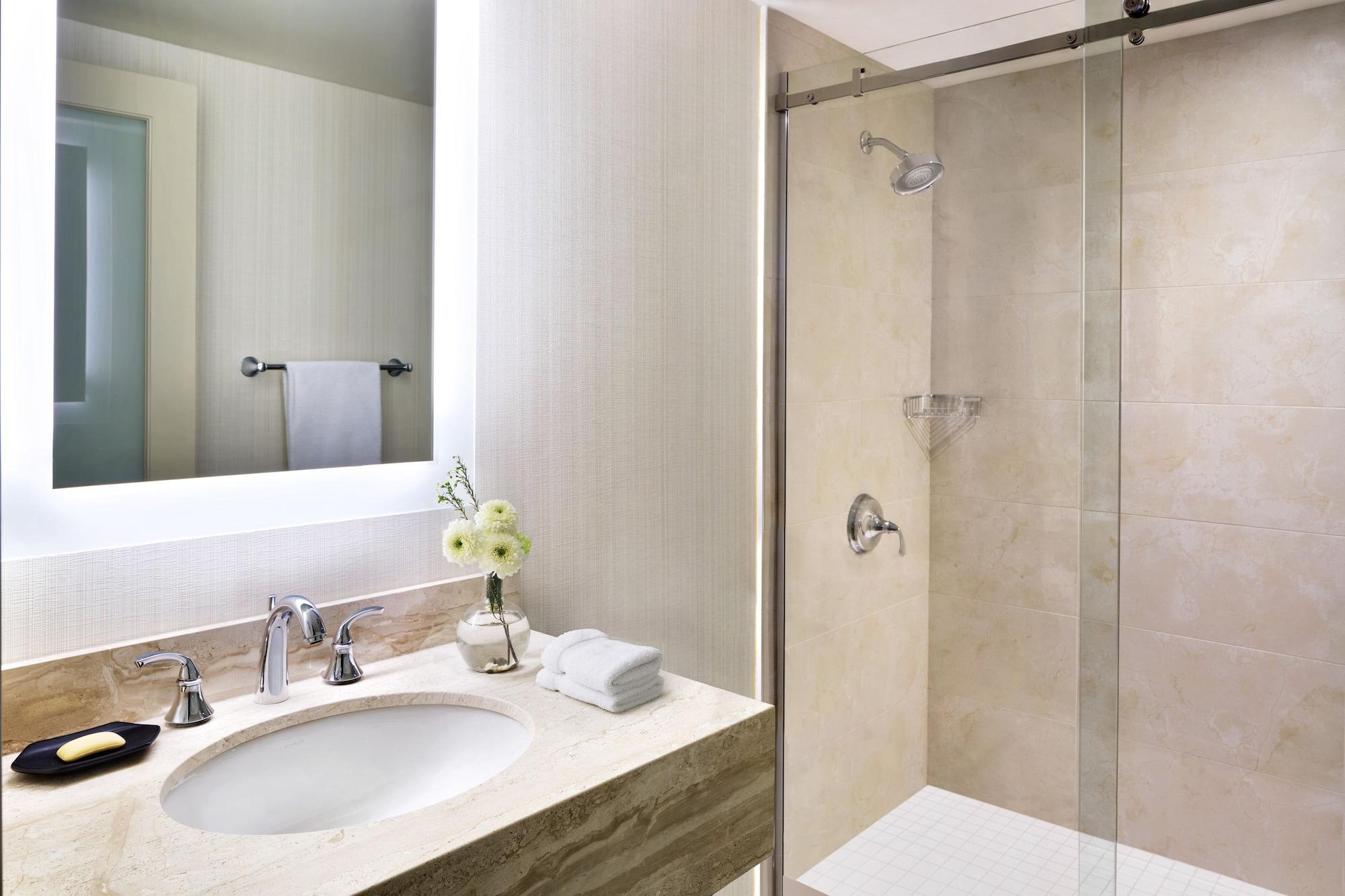 SHERATON WALL CENTRE HOTEL 3314 — 10