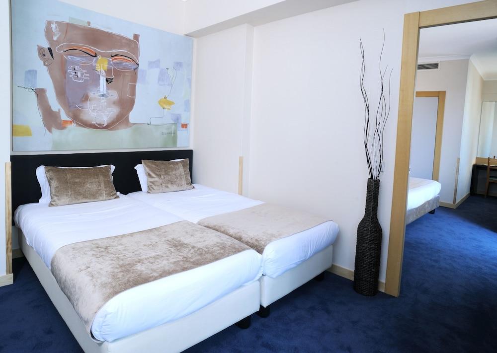3K BARCELONA HOTEL(ex. HOTEL VIP EXECUTIVE BARCELONA) 99012 — 5