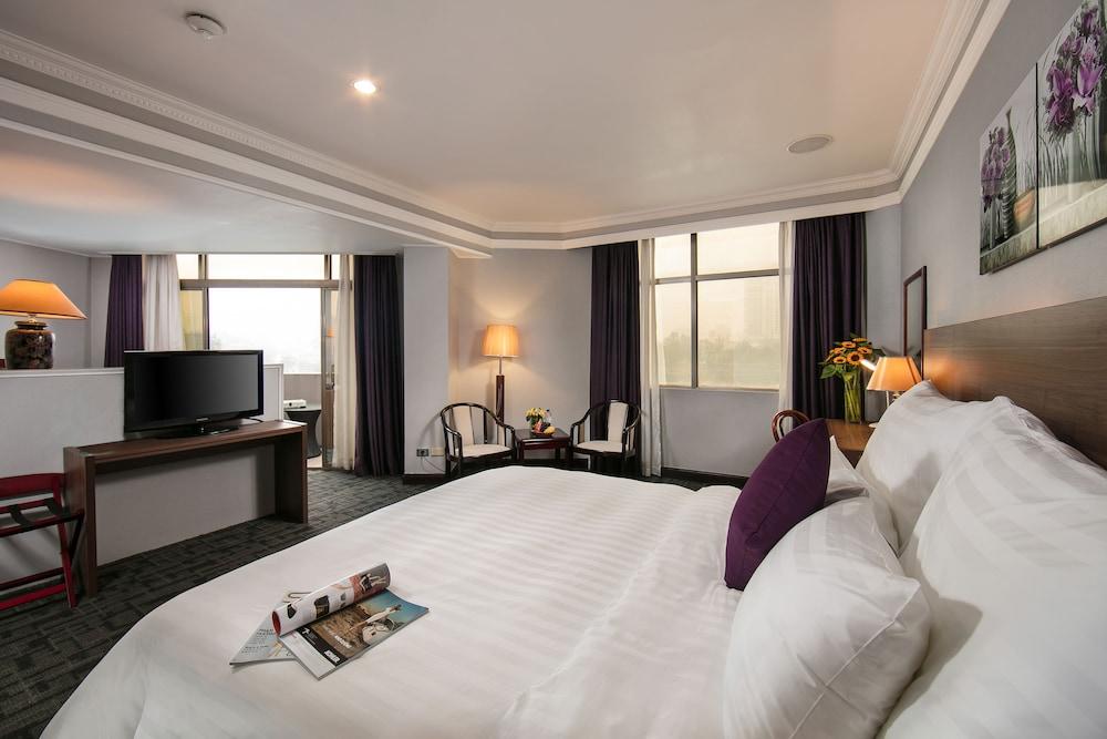 Lake Side Hotel — 10