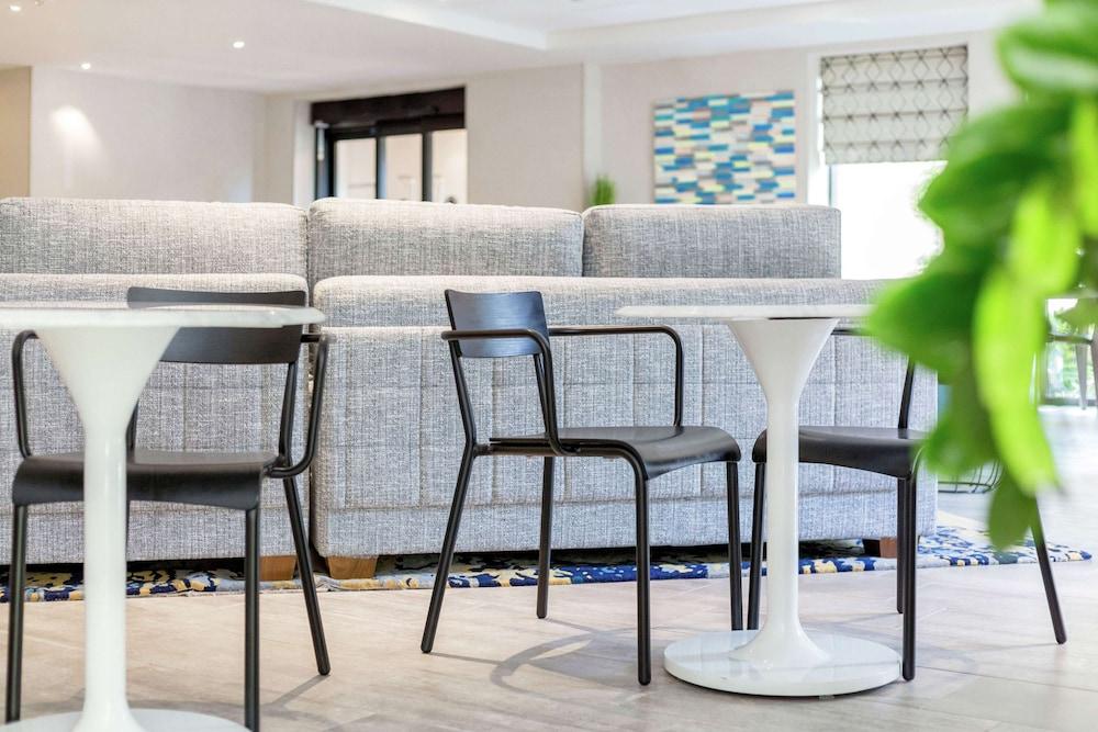 Doubletree By Hilton Austin University Area — 7