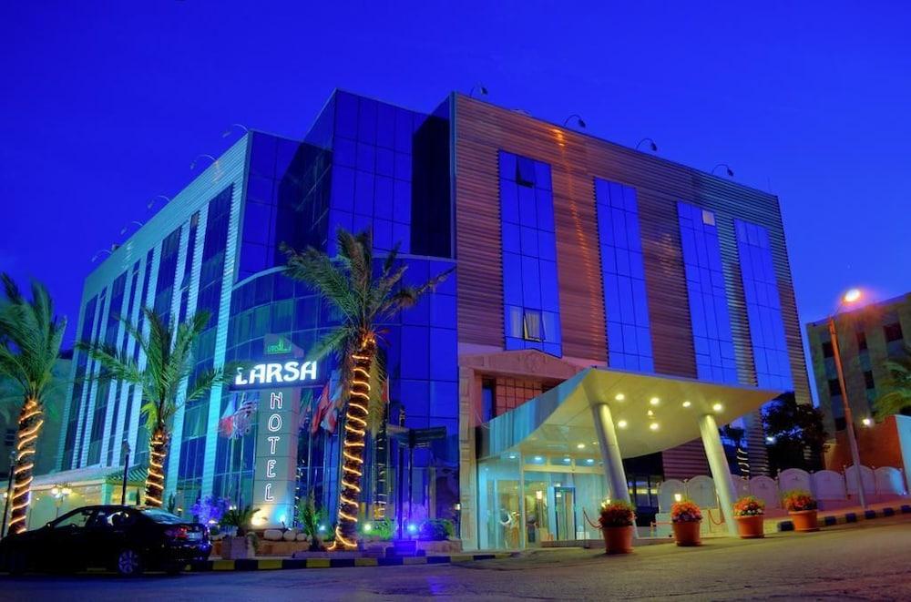 LARSA HOTEL 74334 — 1