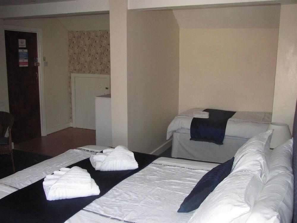 Branston Lodge - Guest House — 6