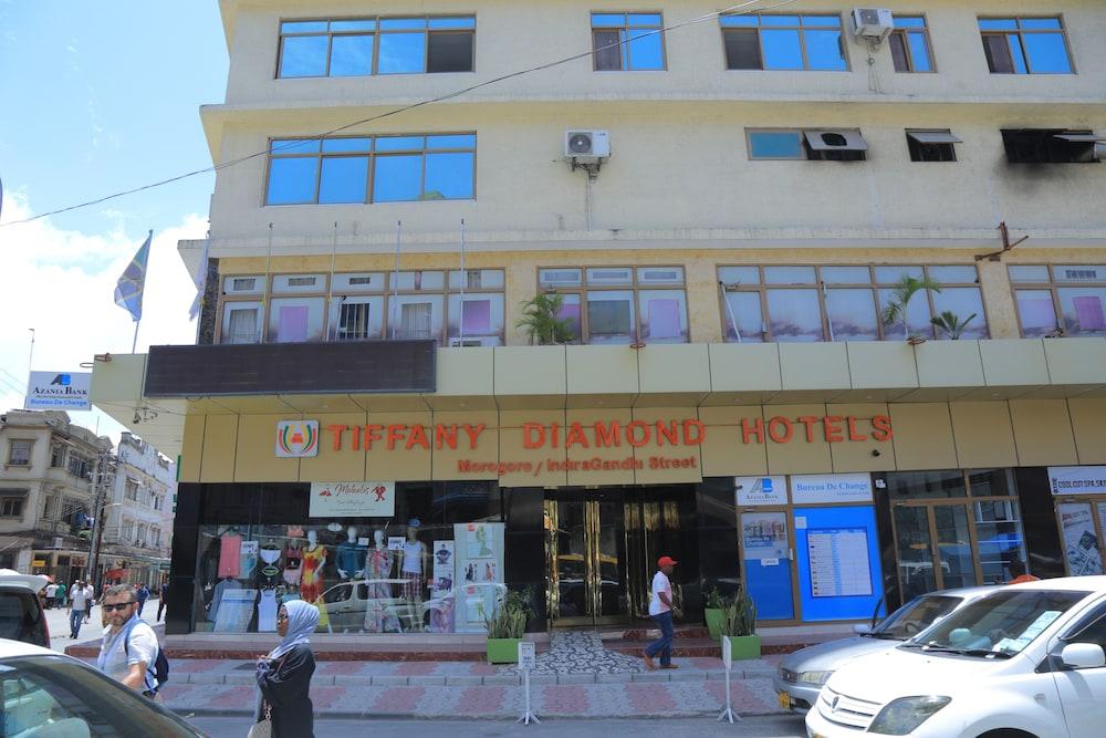 Tiffany Diamond Hotel Indira Gandhi Street