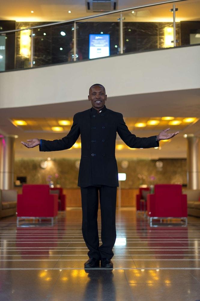 RADISSON BLU HOTEL, LUSAKA — 6