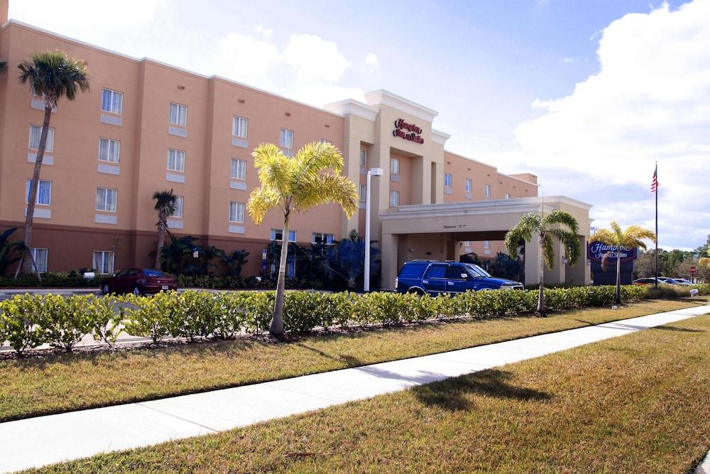 Hampton Inn & Suites Ft. Pierce — 3
