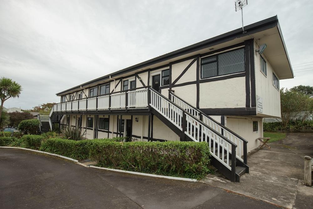 The Surrey Hotel — 4