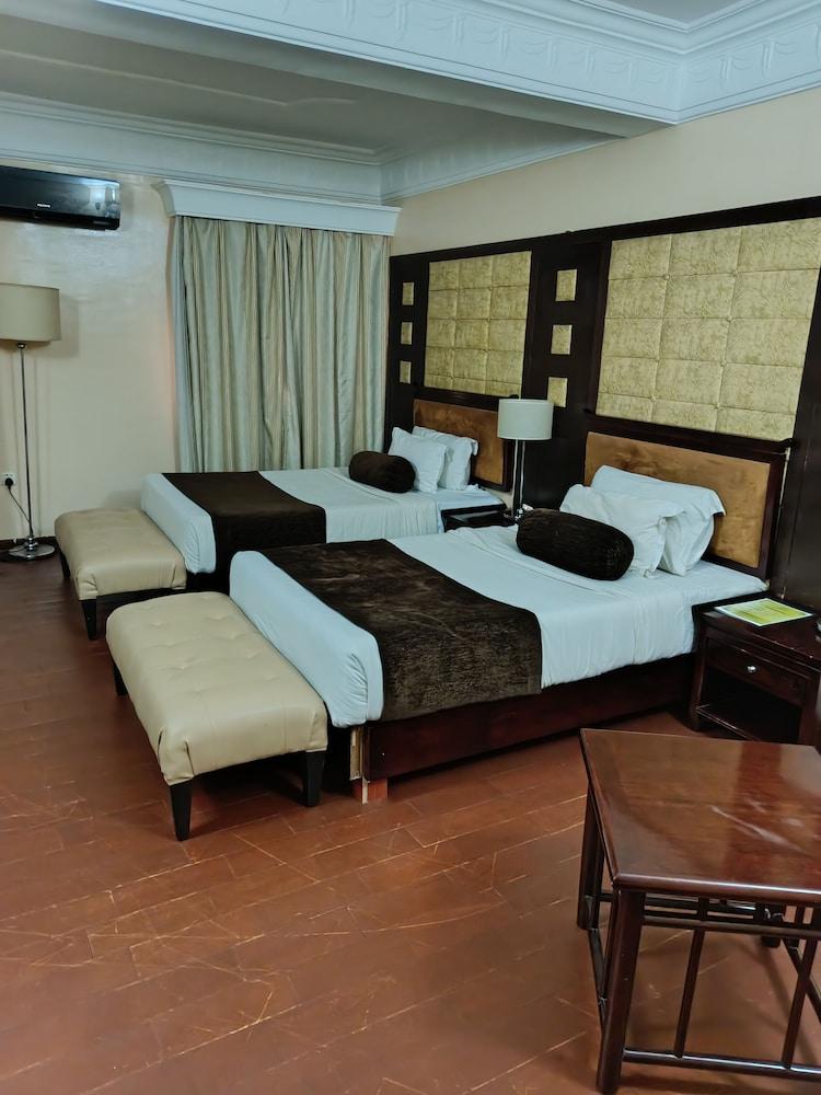 GOLDEN TULIP OWU CROWN IBADAN — 10