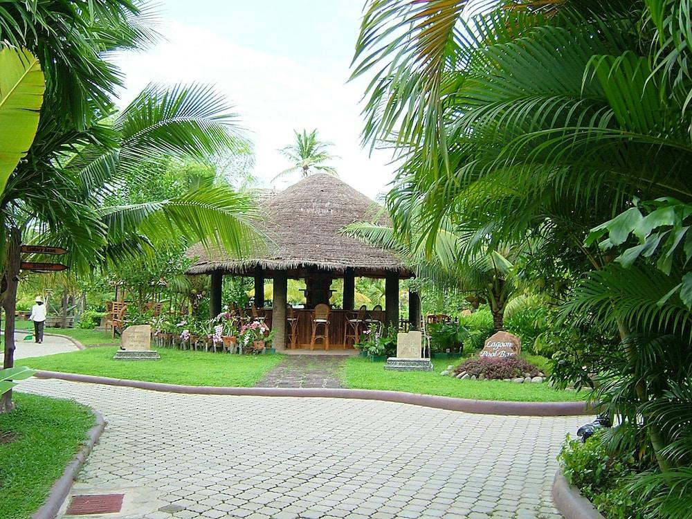 ANGKOR CENTURY RESORT AND SPA 100132 — 2