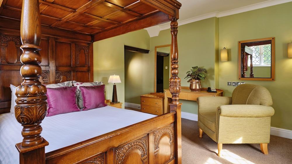 The Kingfisher Pub and Hotel — 8