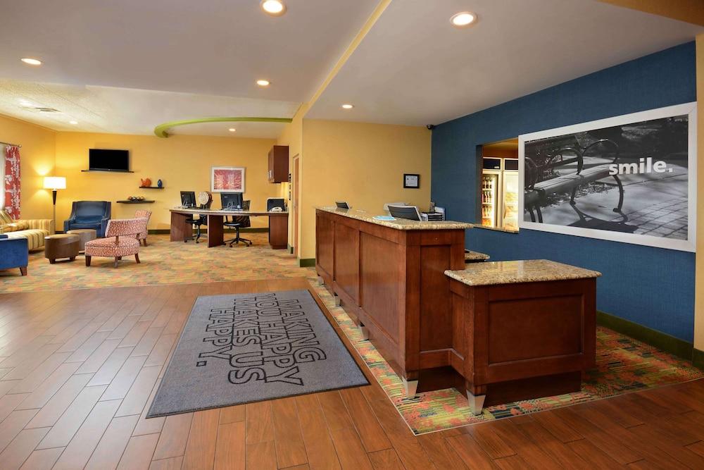 Hampton Inn Fayetteville Fort Bragg — 10