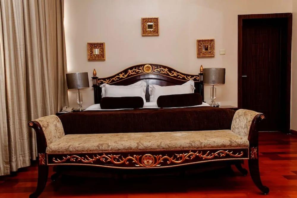 GOLDEN TULIP OWU CROWN IBADAN — 8