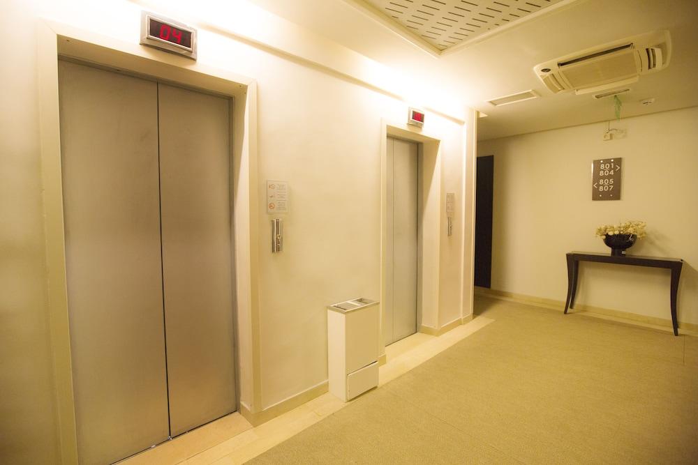 Ambassadeurs Hotel 1253758 — 6