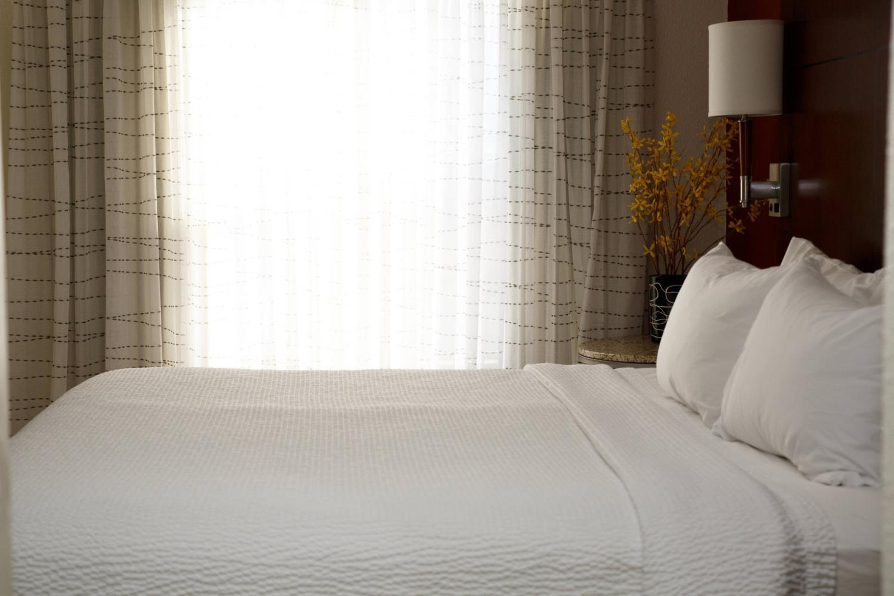 MainStay Suites Appleton Airport - Fox River Mall Area — 4