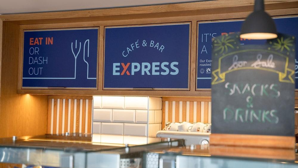 EXPRESS BY HOLIDAY INN ABERDEEN CITY CENTRE — 4
