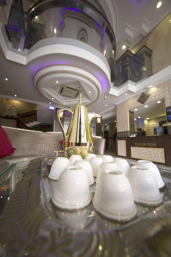 Mariana Hotel — 8