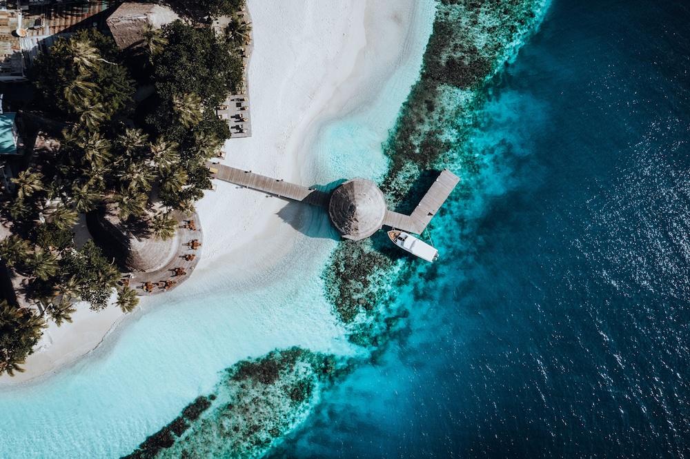 Dhawa Ihuru Maldives 83239 — 8