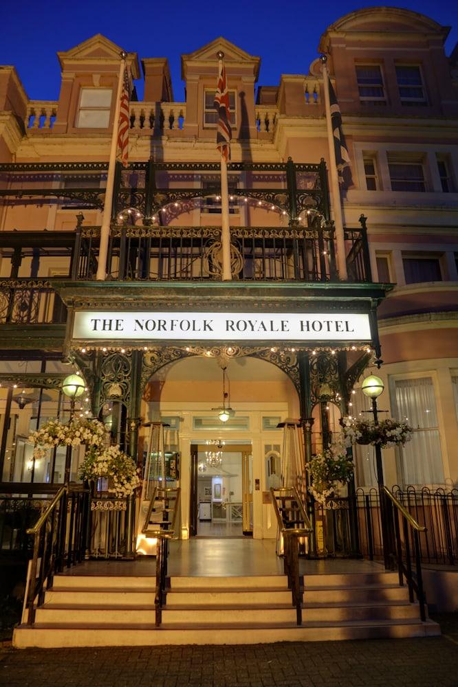 Norfolk Royale Hotel — 2