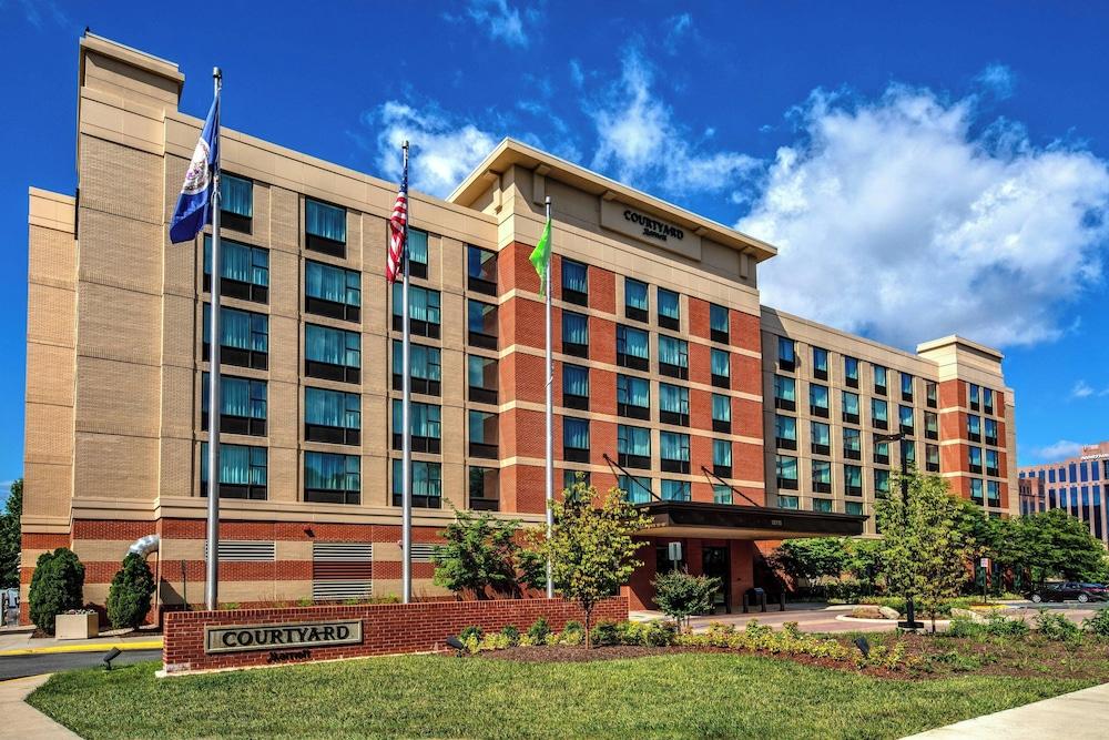 Courtyard By Marriott Dulles Airport Herndon — 1