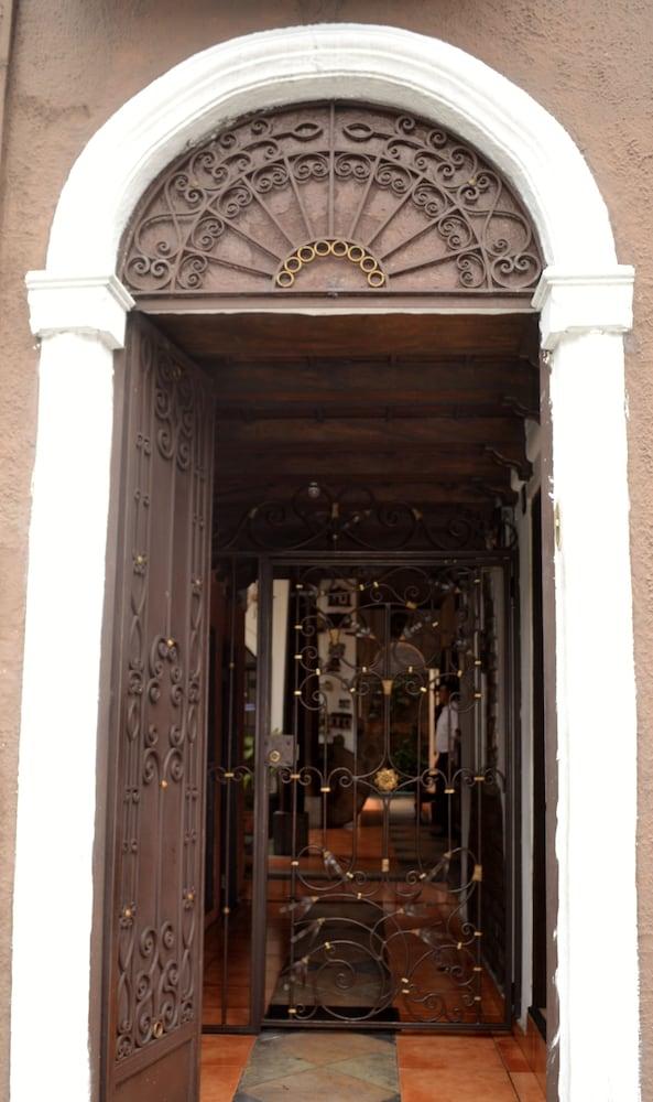 Villa Florencia Centro Hotel — 5