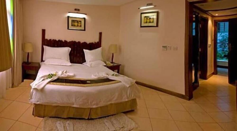 SNOW CREST HOTEL(V) — 7