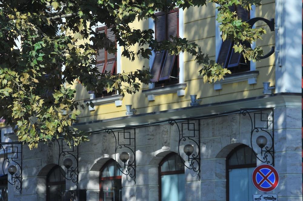 Monarc Hotel — 4