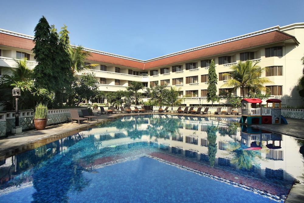HOTEL SANTIKA PREMIERE JOGJA 14474 — 1