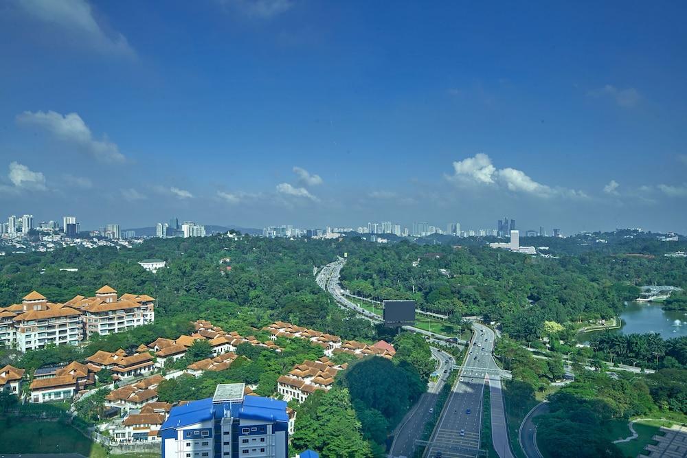 LE MERIDIEN KUALA LUMPUR 17884 — 5