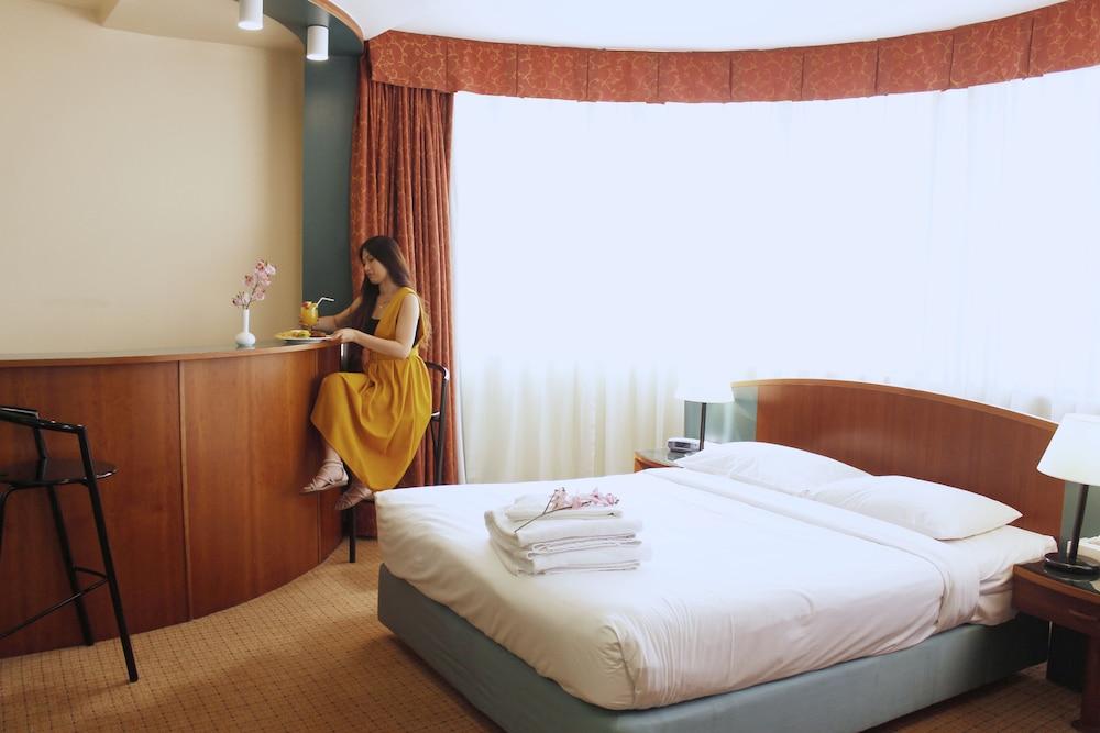Al Diar Dana Hotel — 3