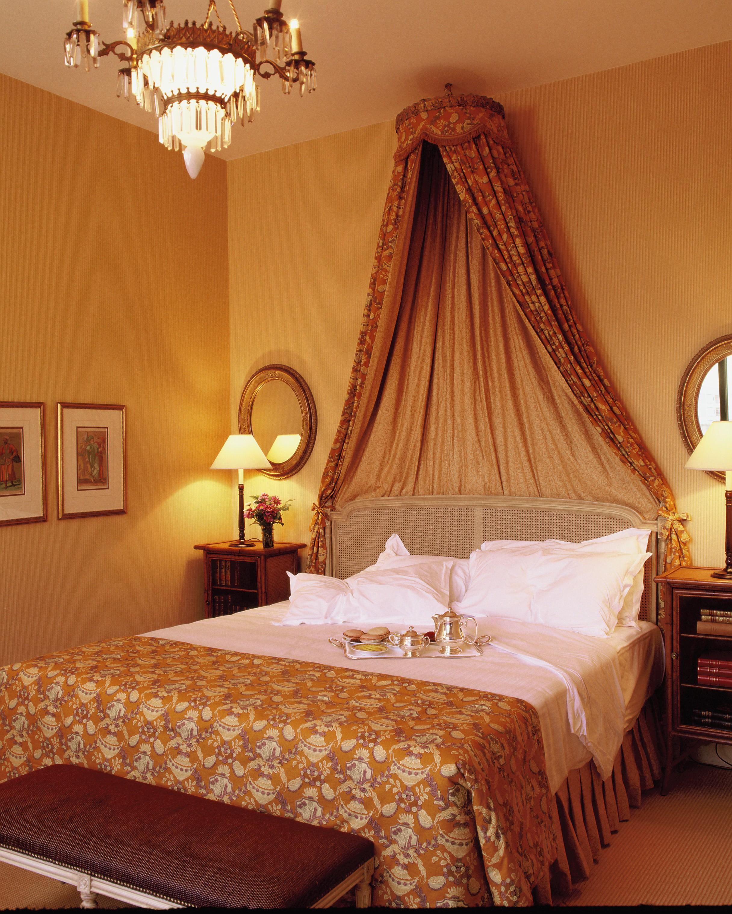 HOTEL ALBERGO 16744 — 7