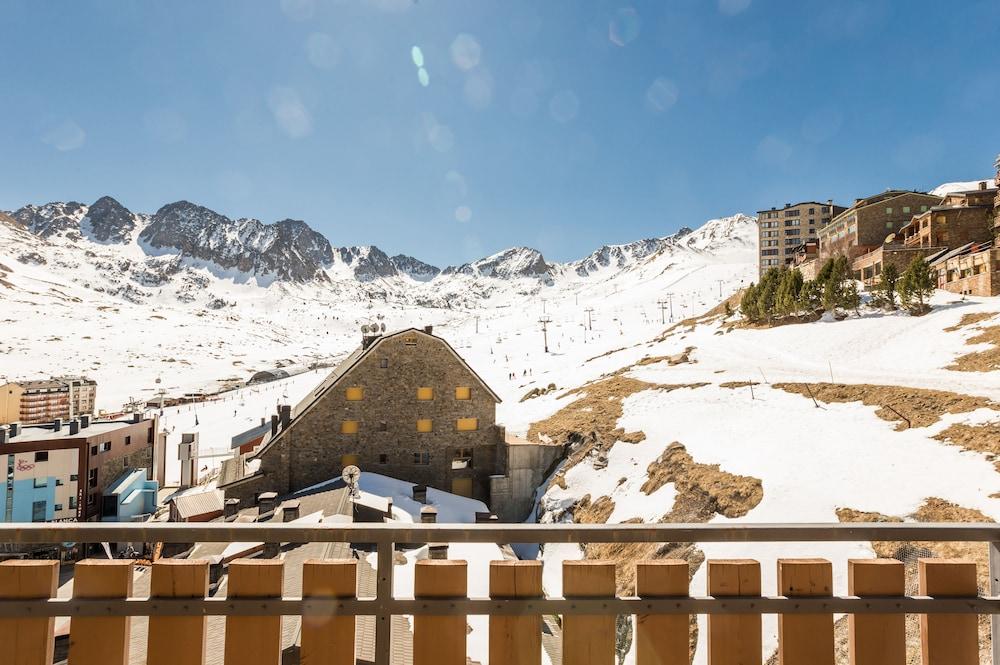 Hotel Grand Pas 1097778 — 3
