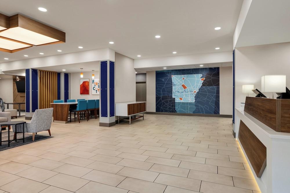 HOLIDAY INN EXPRESS HOTEL AND SUITES FORREST CITY — 9