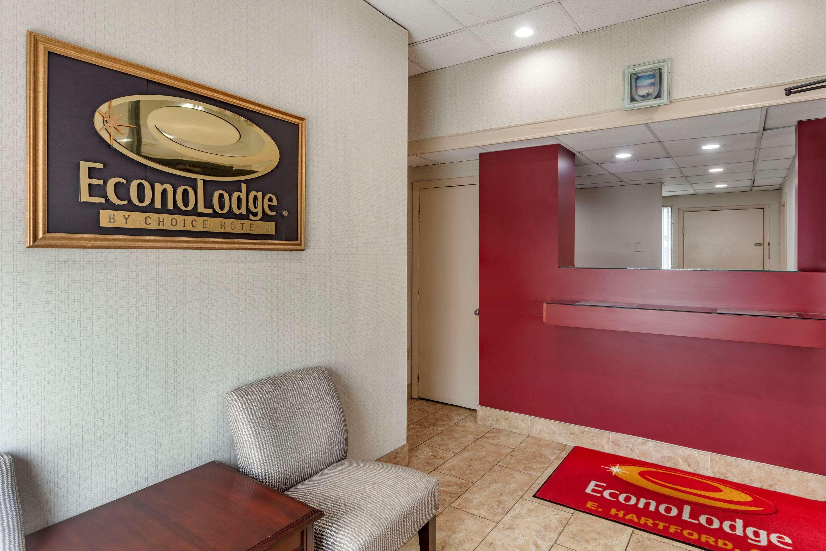 Economy Inn East Hartford CT — 4