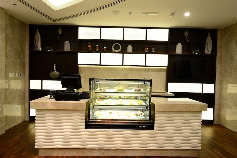 Landmark Premier Hotel Deira — 7