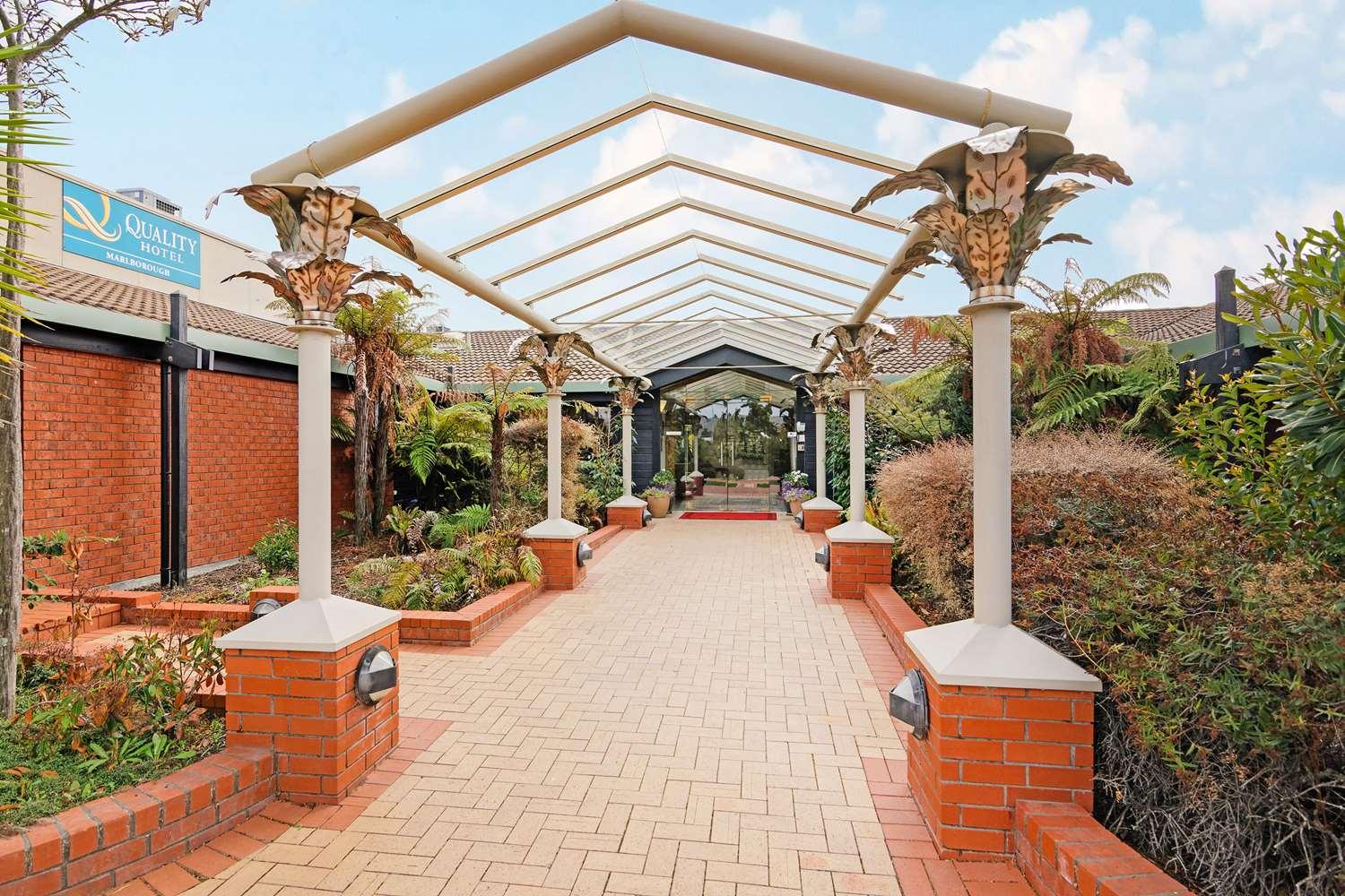 The Marlborough Riverside Hotel 92470 — 9