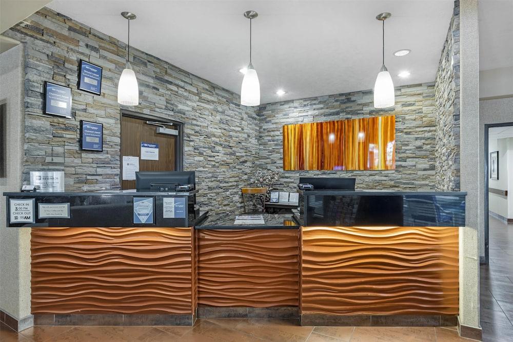 Best Western Plus Prairie Inn — 4