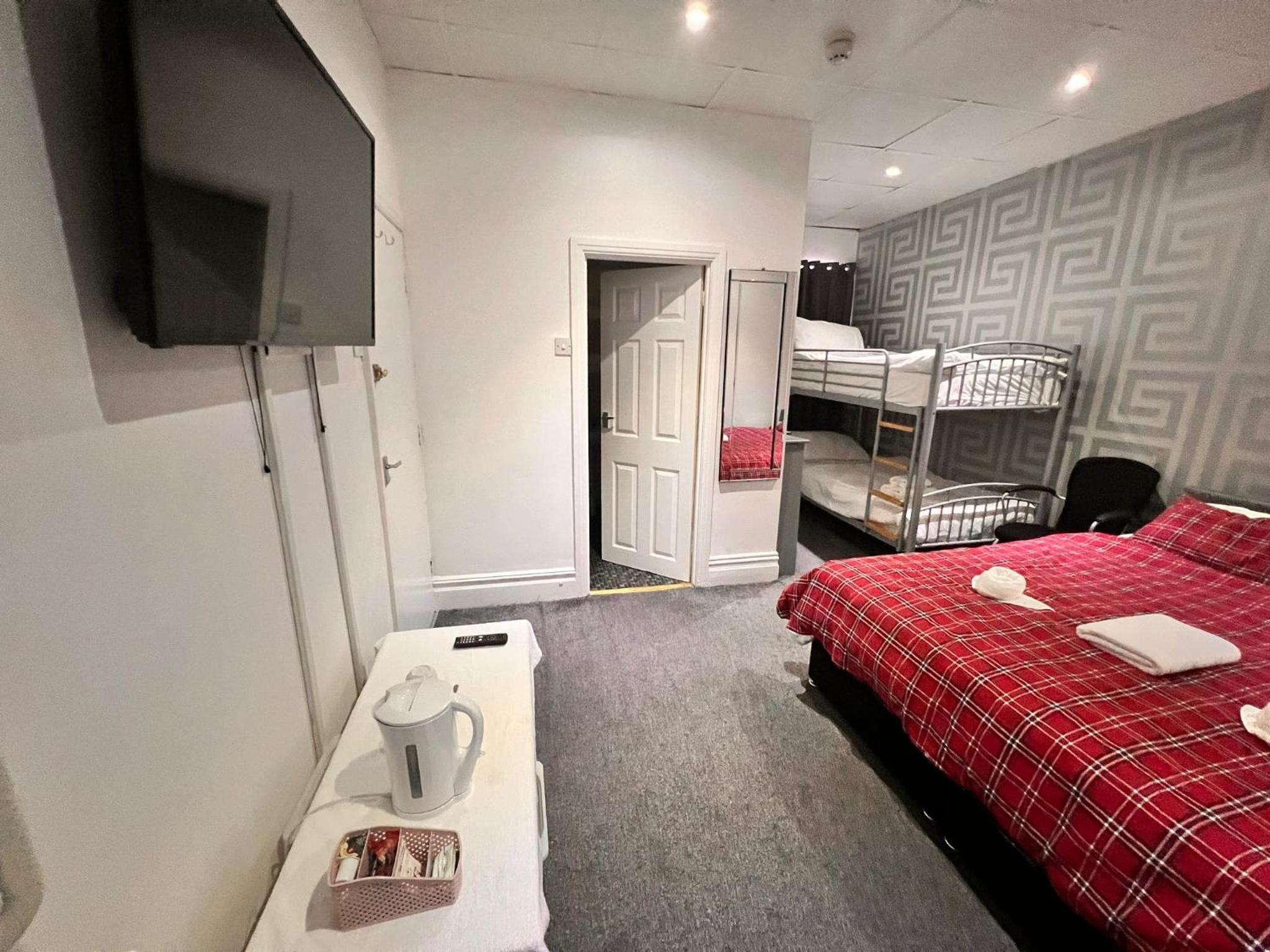 The New Oxford Hotel — 4