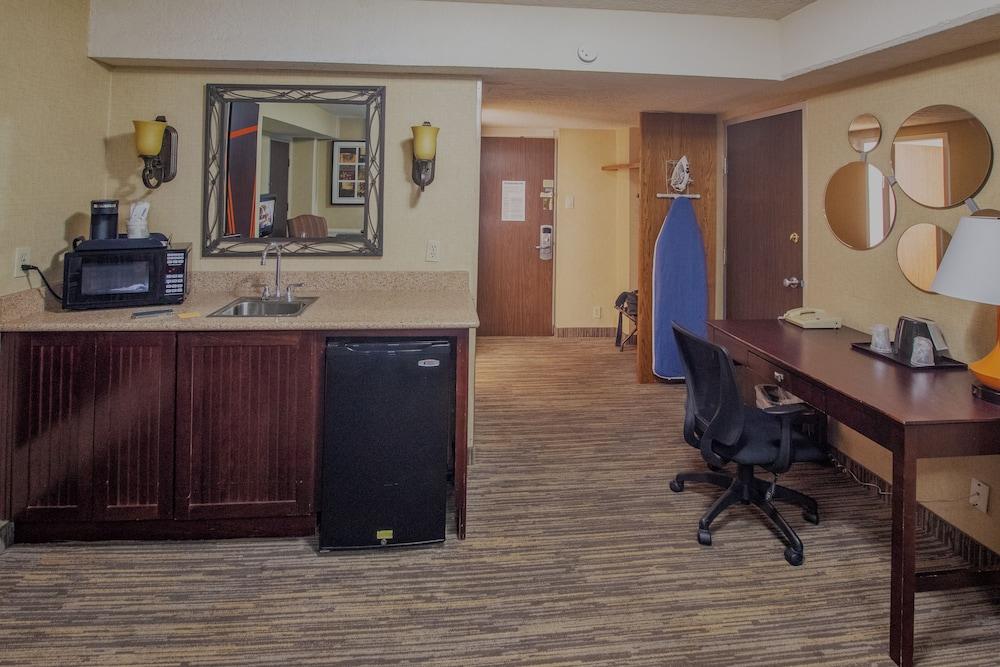 Hotel 505 — 5