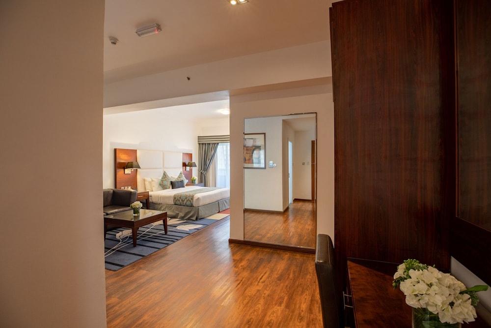 Golden Sands Hotel and Residences — 4
