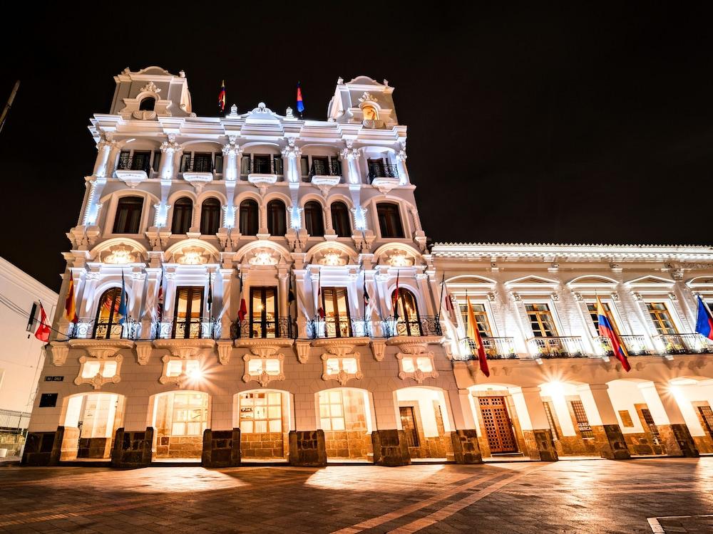 PLAZA GRANDE — 3