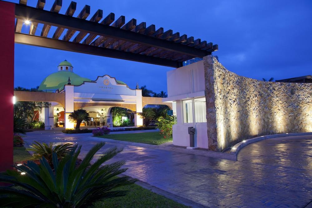 Krystal Vallarta 94389 — 9