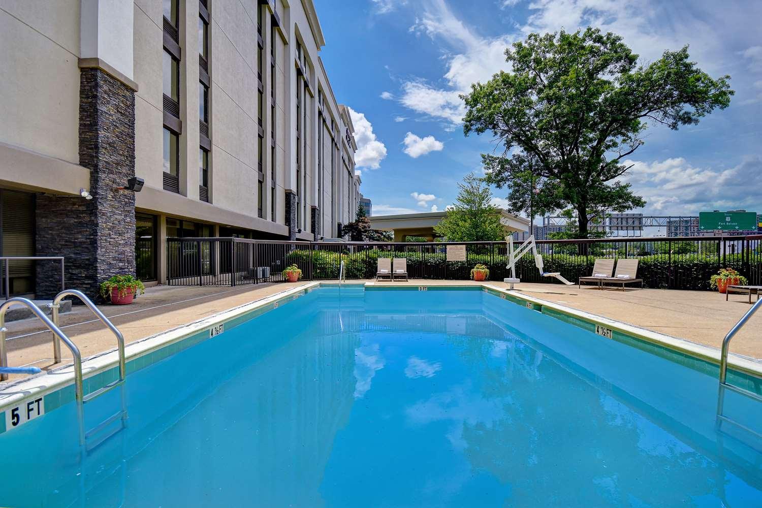 Hampton Inn & Suites Alexandria Old Town Area South — 10