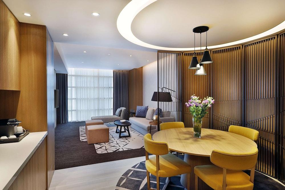 Doubletree by Hilton Dubai Business Bay — 6