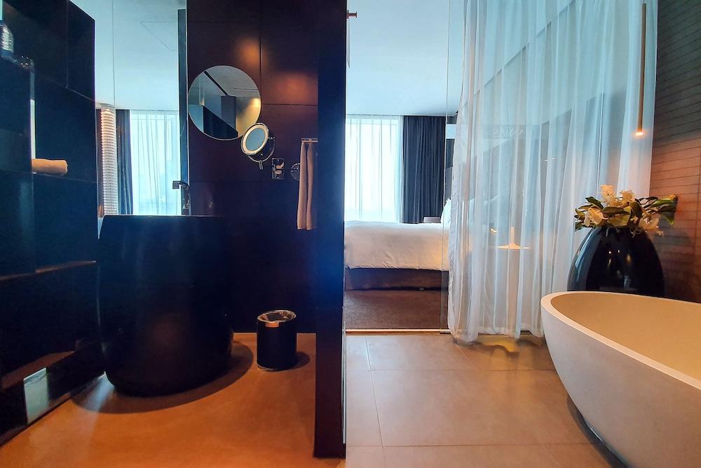The Canvas Hotel Dubai Mgallery By Sofitel — 10