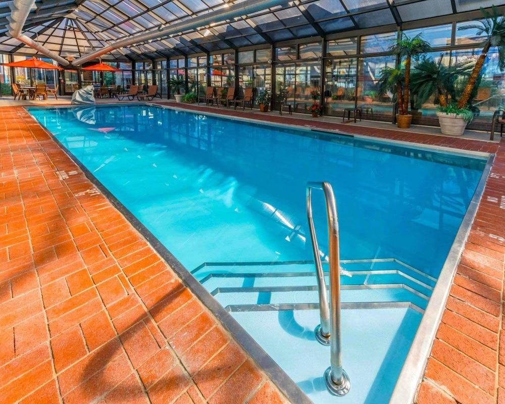 Comfort Inn & Suites Erie - Splash Harbor Indoor Waterpark — 9